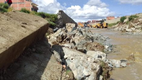Reposición de muros de contención del río Seco en El Alto