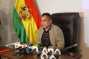 Pacto de impunidad entre el Gobierno y Manfred Reyes Villa