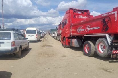 paro indefinido por falta de combustible en Bolivia