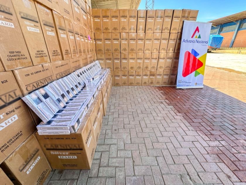 Camión con cigarrillos interceptado en Oruro