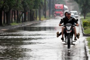 Alerta naranja lluvias y tormentas eléctricas en Santa Cruz