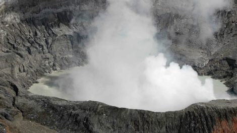Erupción del Volcán Poás en Costa Rica
