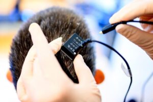 Dispositivo de IA que traduce pensamientos en palabras habladas casi en tiempo real