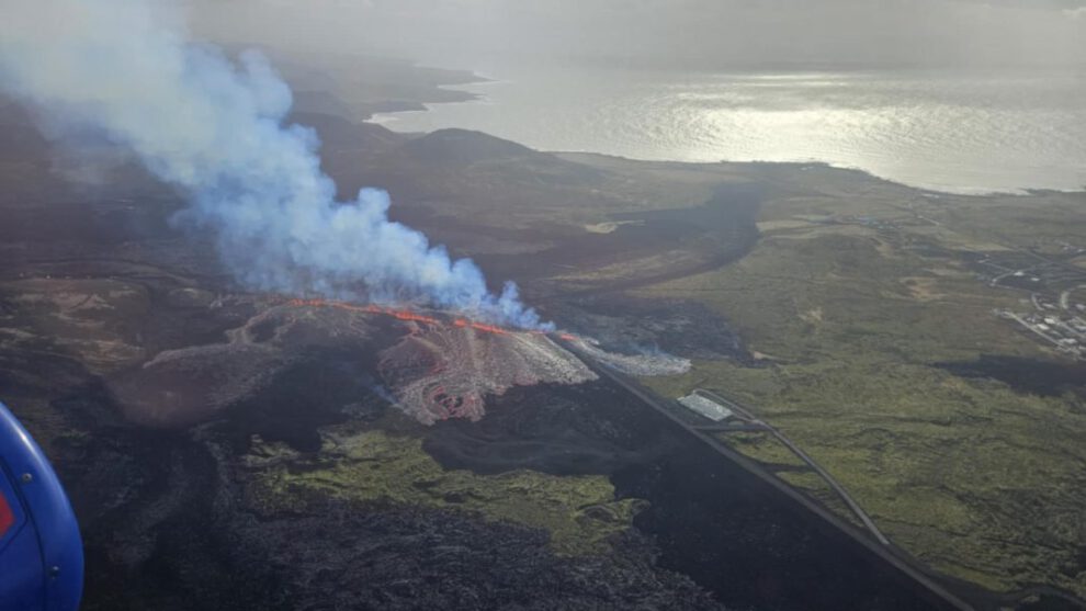 Evacuación en Grindavík por erupción volcánica