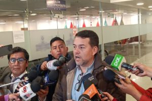 Evo Pueblo y críticas de legisladores sobre Evo Morales