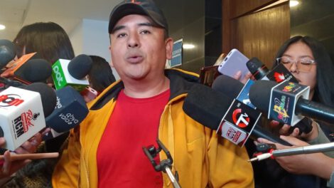 Ausencia de Rodríguez en congreso evista