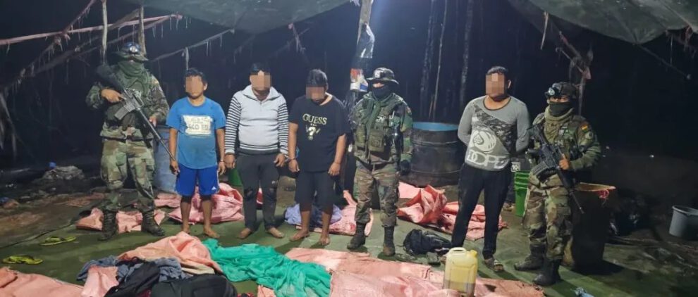 Operativo antidrogas en Villa Tunari