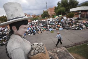 Emergencia en hospitales Cochabamba por acumulación de residuos
