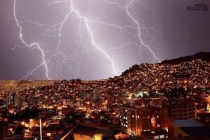 Alerta de tormenta eléctrica en La Paz