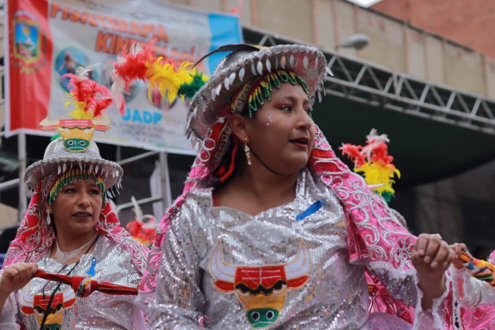 Entrada folklórica inclusiva en El Alto