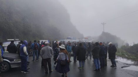 Bloqueos en los Yungas afectan la movilidad
