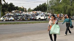 Crisis sanitaria en Cochabamba por acumulación de basura
