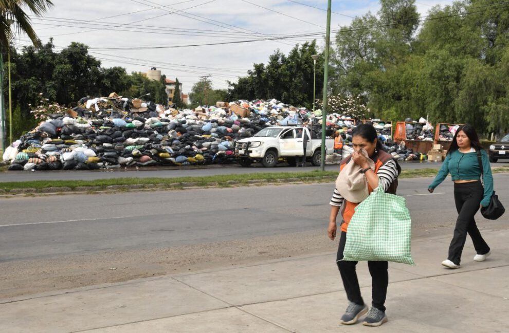 Crisis sanitaria en Cochabamba por acumulación de basura
