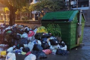 Basura en Cochabamba arrastrada por inundaciones