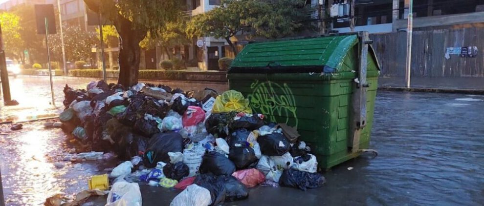 Basura en Cochabamba arrastrada por inundaciones