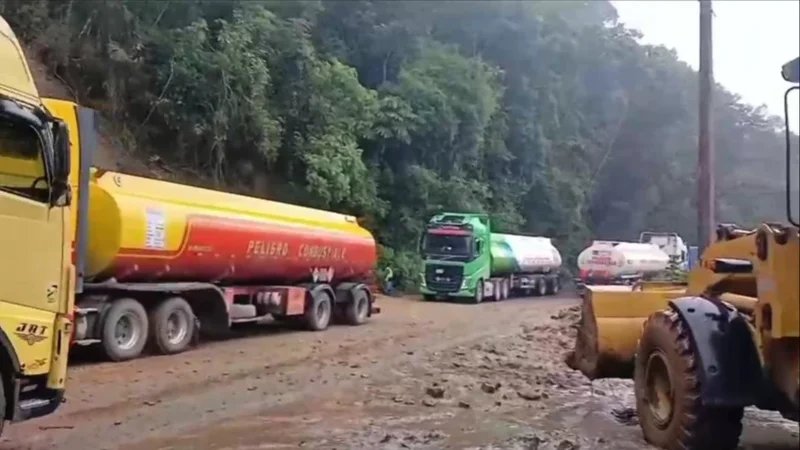 Deslizamiento en ruta Cochabamba - Santa Cruz