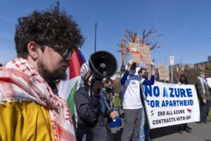 Protesta de empleados de Microsoft contra venta de armas con IA a Israel