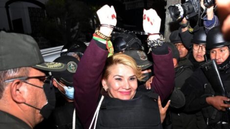 Fallo judicial favorable a Añez