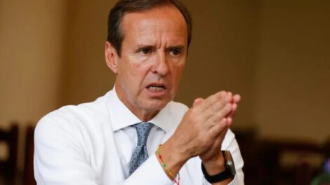 Tuto Quiroga denuncia emboscada política que busca dañar su imagen