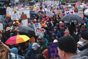 Protestas contra recortes de Trump en EE. UU.