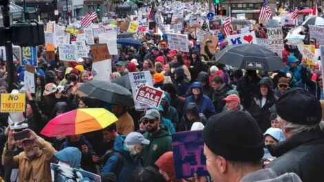 Protestas contra recortes de Trump en EE. UU.