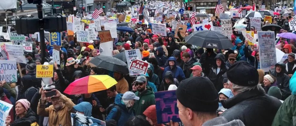 Protestas contra recortes de Trump en EE. UU.