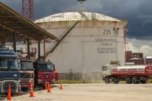 Aumento de despachos de combustibles por YPFB