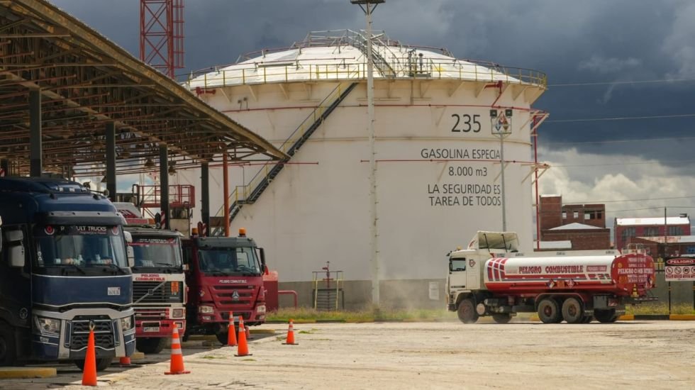 Aumento de despachos de combustibles por YPFB