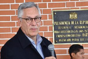 Rodríguez Veltzé rechaza candidatura a vicepresidencia