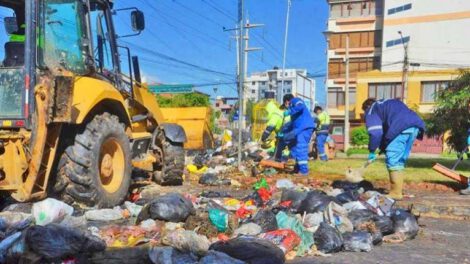 Basura en Cochabamba afecta vías y mercados públicos