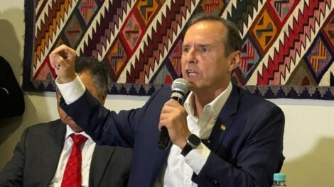 El expresidente Tuto Quiroga en el contexto de encuestas internas