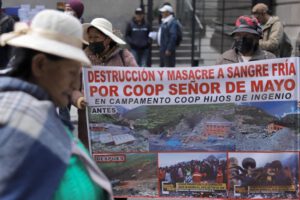 Mineros protestan en La Paz exigiendo justicia tras explosión en Sorata