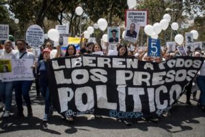 Familiares de presos políticos en Venezuela piden audiencia con Maduro