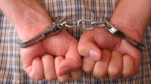 Denuncian a pasante del juzgado de Oruro por extorsión