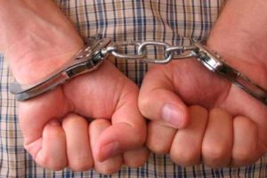 Denuncian a pasante del juzgado de Oruro por extorsión