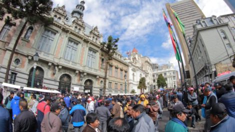 Congelamiento de tarifas de transporte en La Paz