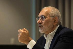 Carlos Mesa repudia aprehensión de Jorge Valda y critica al Gobierno