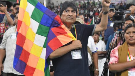 Evo Morales analizando opciones para elecciones