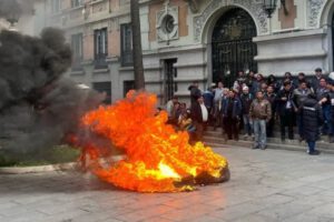 Protesta por tarifas de pasaje en La Paz