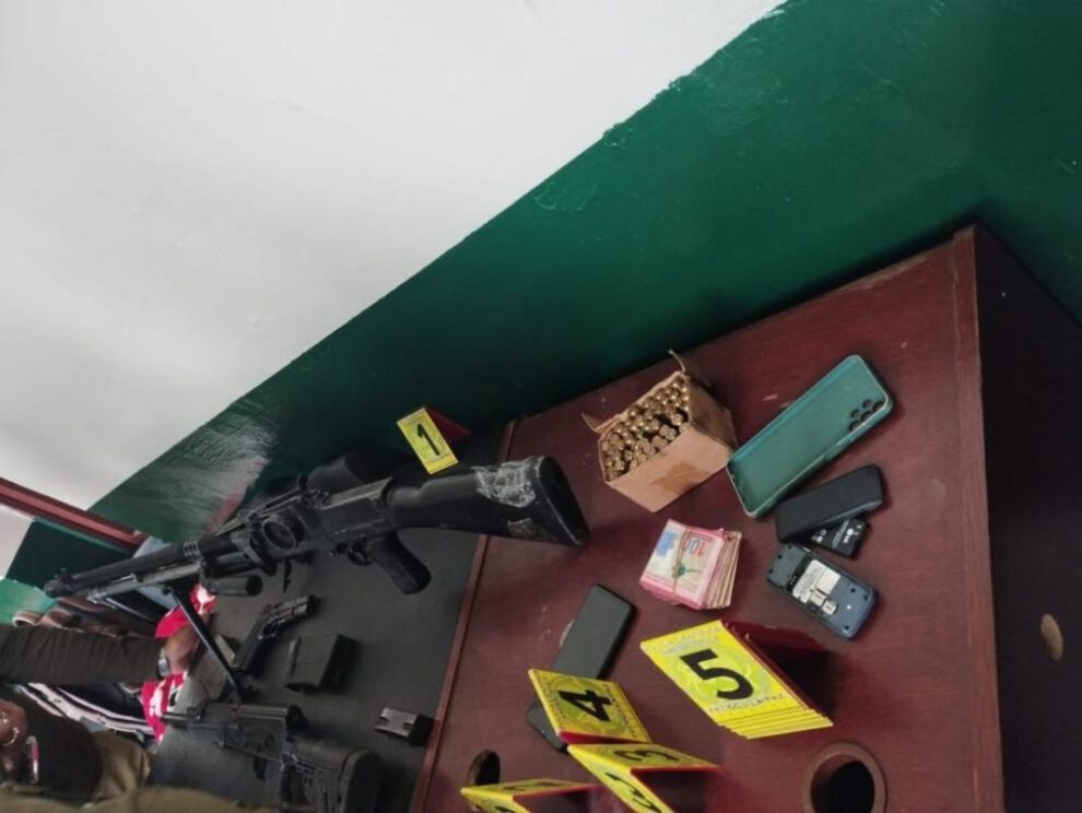 Detienen a hombre con arsenal de armas en Entre Ríos