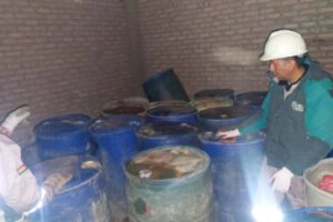 Distribución ilícita de combustible en Oruro