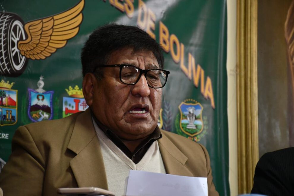 Confederación de Choferes de Bolivia respalda aumento de tarifa en La Paz