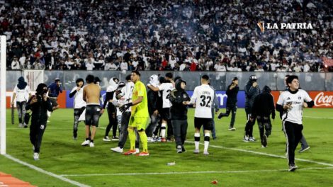 Suspendido partido Colo Colo Fortaleza por incidentes en Santiago