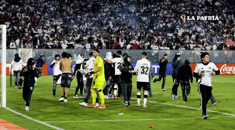 Suspendido partido Colo Colo Fortaleza por incidentes en Santiago