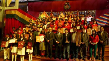 Reconocimiento a estudiantes orureños por su destacada participación en la olimpiada científica