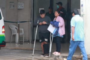 Trabajadores de salud en Santa Cruz reanudan atención tras paro