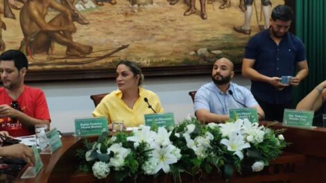 Acoso político en Santa Cruz