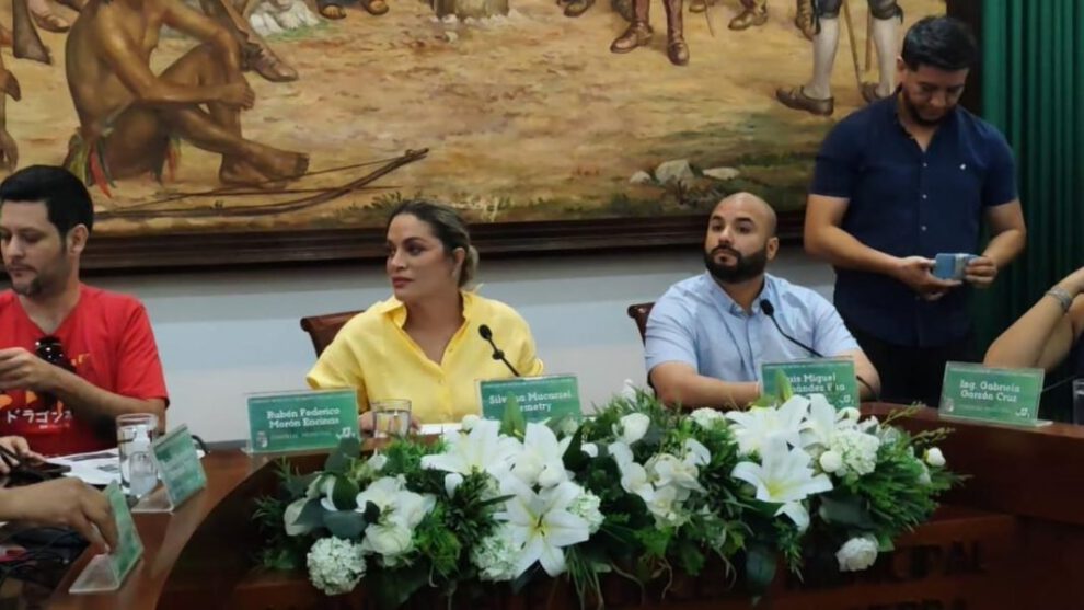 Acoso político en Santa Cruz