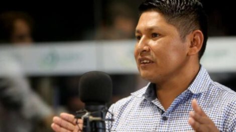 Armin Lluta denuncia intimidación del Gobierno