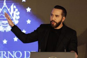 Nayib Bukele llega a EE.UU. para reunirse con Donald Trump